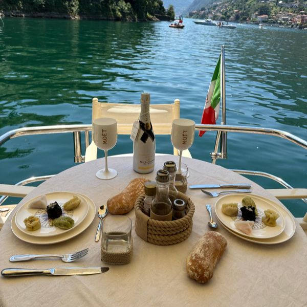 luxury boat tour lake como (2)