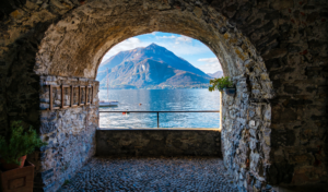 Romantic cruise Lake Como