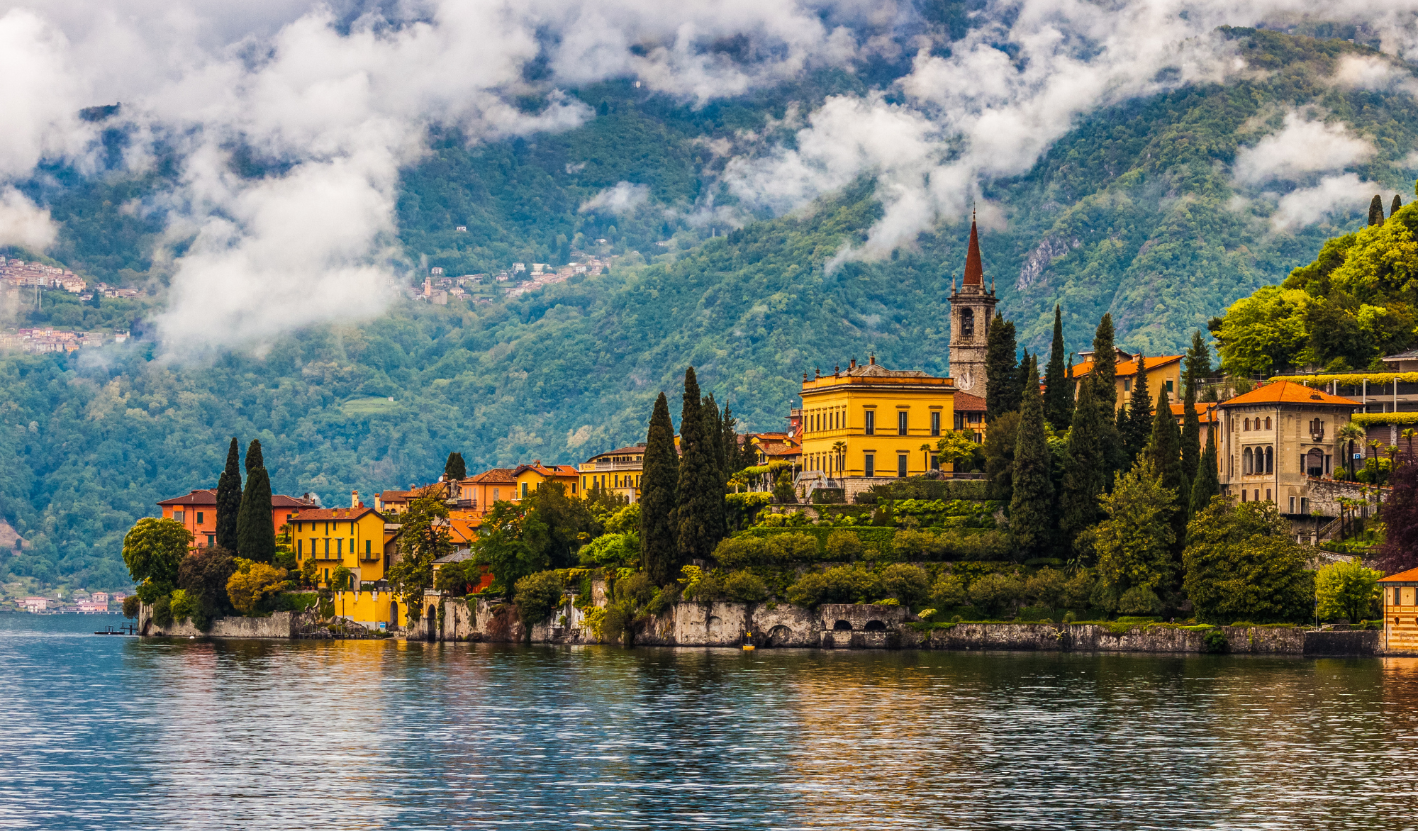 Romantic cruise Lake Como